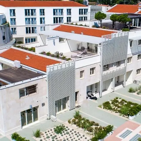 Apartman Maris Garden Palace *