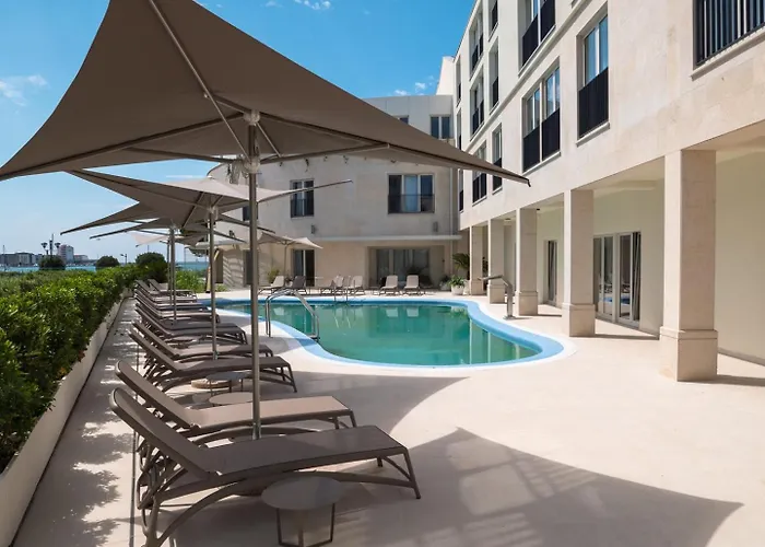 Maris Garden Palace *