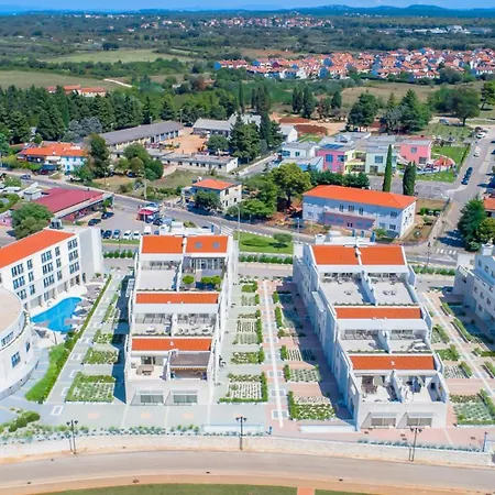 Maris Garden Palace Apartman